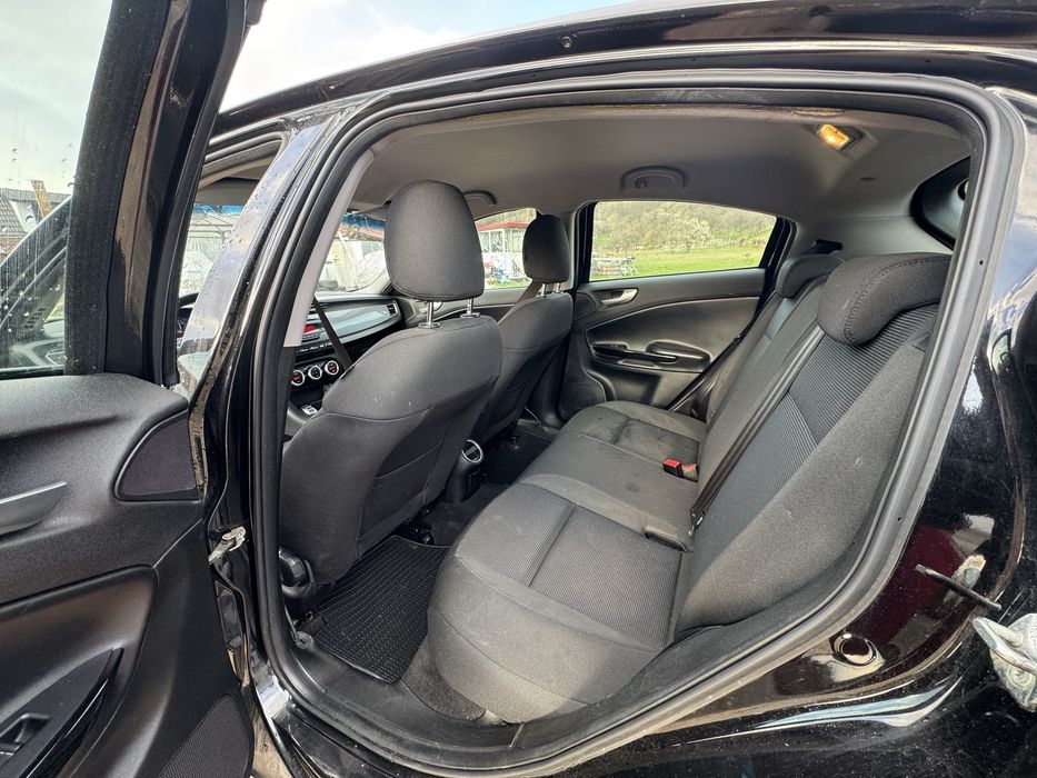 Alfa Romeo Giulietta 2012 1.4 benzina usor avariata !