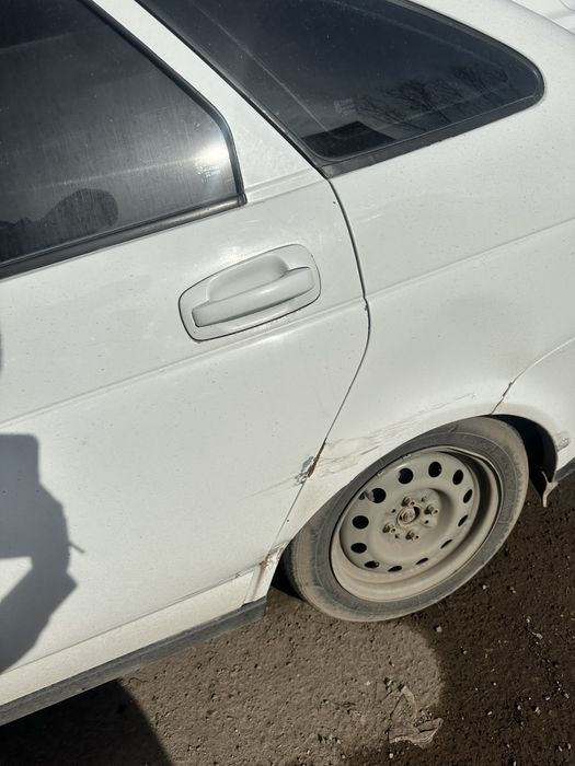 приора 2 люкс 2013год