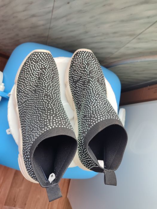 Кроссовки тонкие