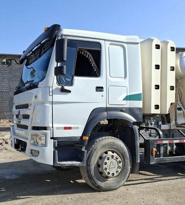 Автобетоносместитель HOWO 2022 годз