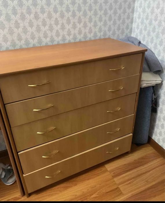 Продам спальный гарнитур