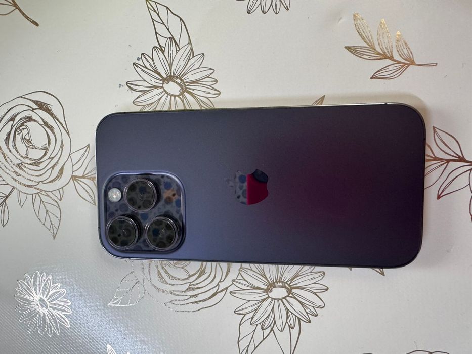 Айфон 14 про есть зарядка доки каробка