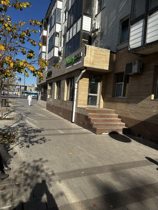 Сдам помещение на первой линии с хорошим пешим трафиком