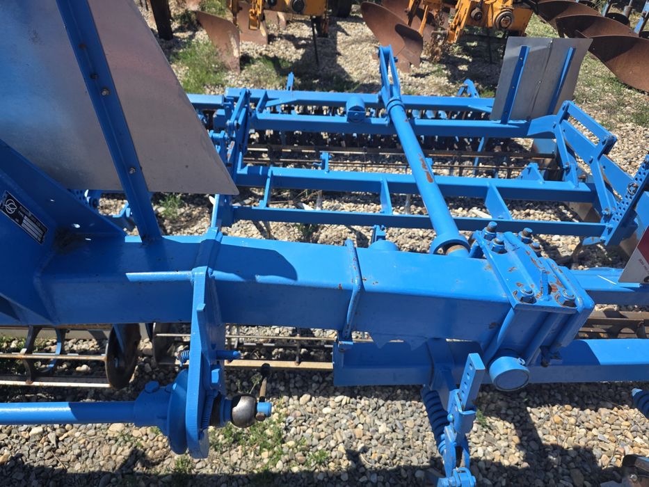 Kompactor combinator cultivator plug disc coasa met mig