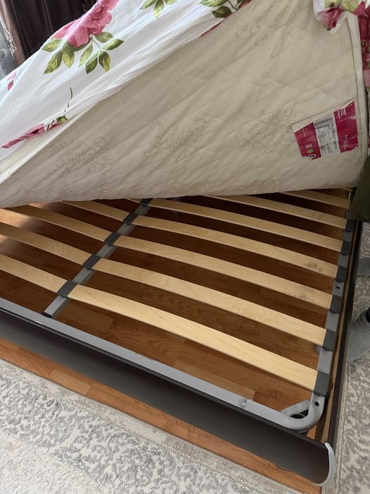 Продам кровать 200 на 160