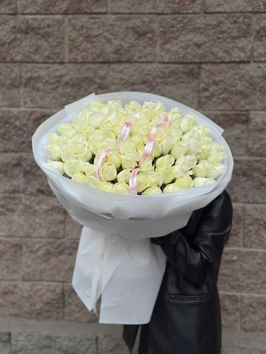 Цветы букет розы Голландия пионы хризантемы