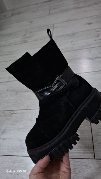 Продам сапожки детские для девочки