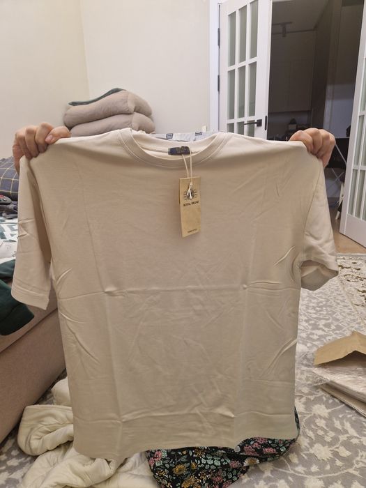 Продаеться футболка бренд Royal Brend