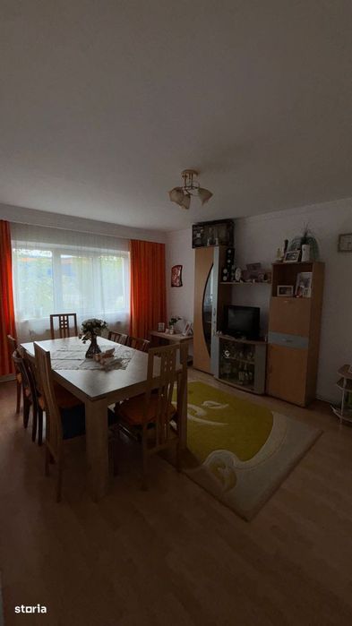 Apartament de vânzare 4 camere in Alba Iulia.