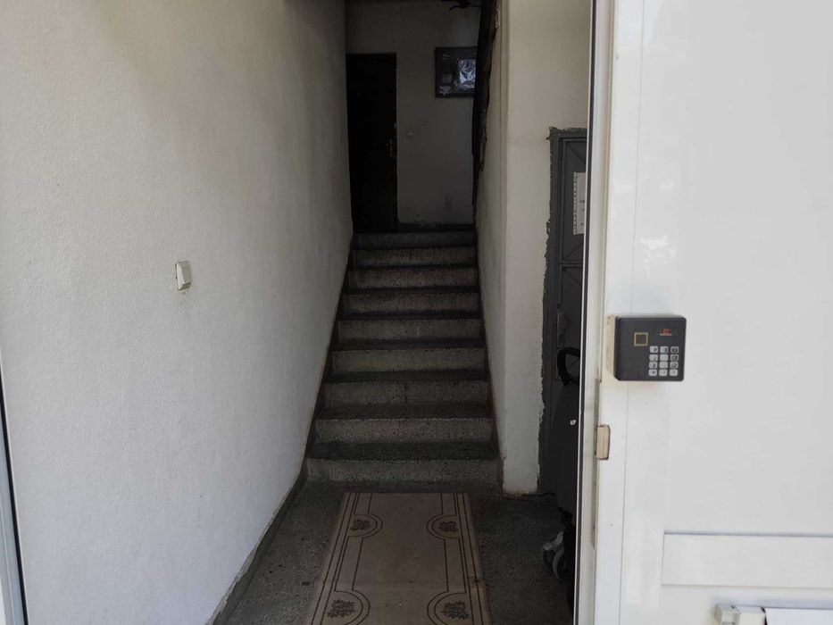 Продава се Четиристаен апартамент в Търговище, Запад 3 - 78 кв.м за 948 €/кв.м - Снимка #12