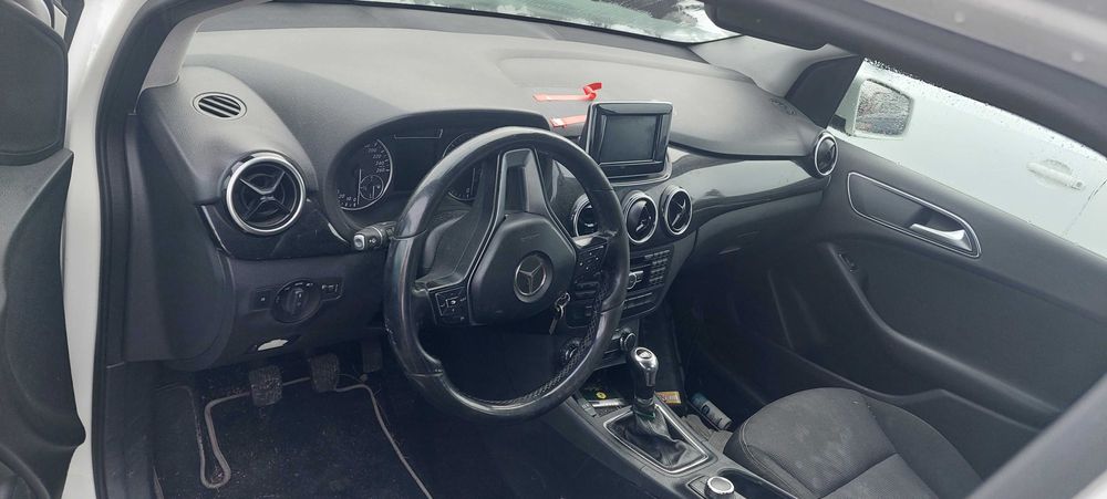 Mercedes-Benz B 180 B180CDI, Мерцедес Б180 на части!
Януари 2014