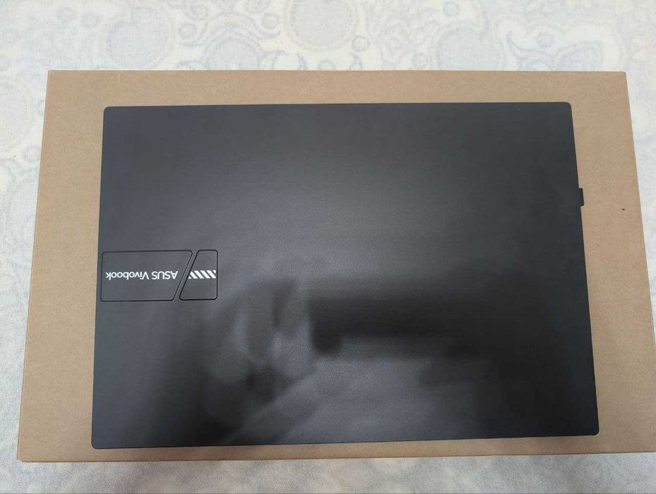 Asus Vivobook 16