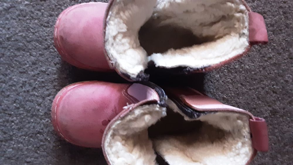 Продам детские сапоги на девочку