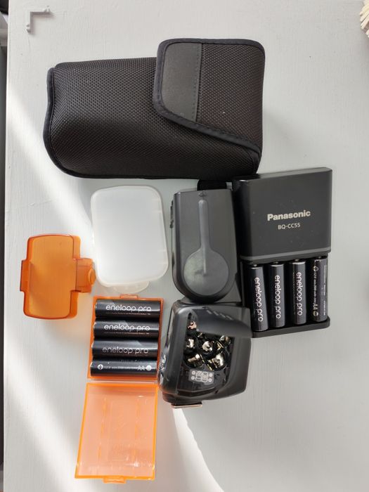 Pachet  kit -Bliț Canon 430EX III-RT+8 Acumulatori Eneloop + Încărcător!