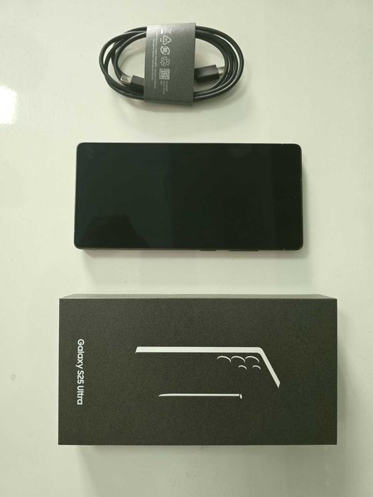 Samsung Galaxy S25 Ultra 1TB, garantie 2027, 5 huse
