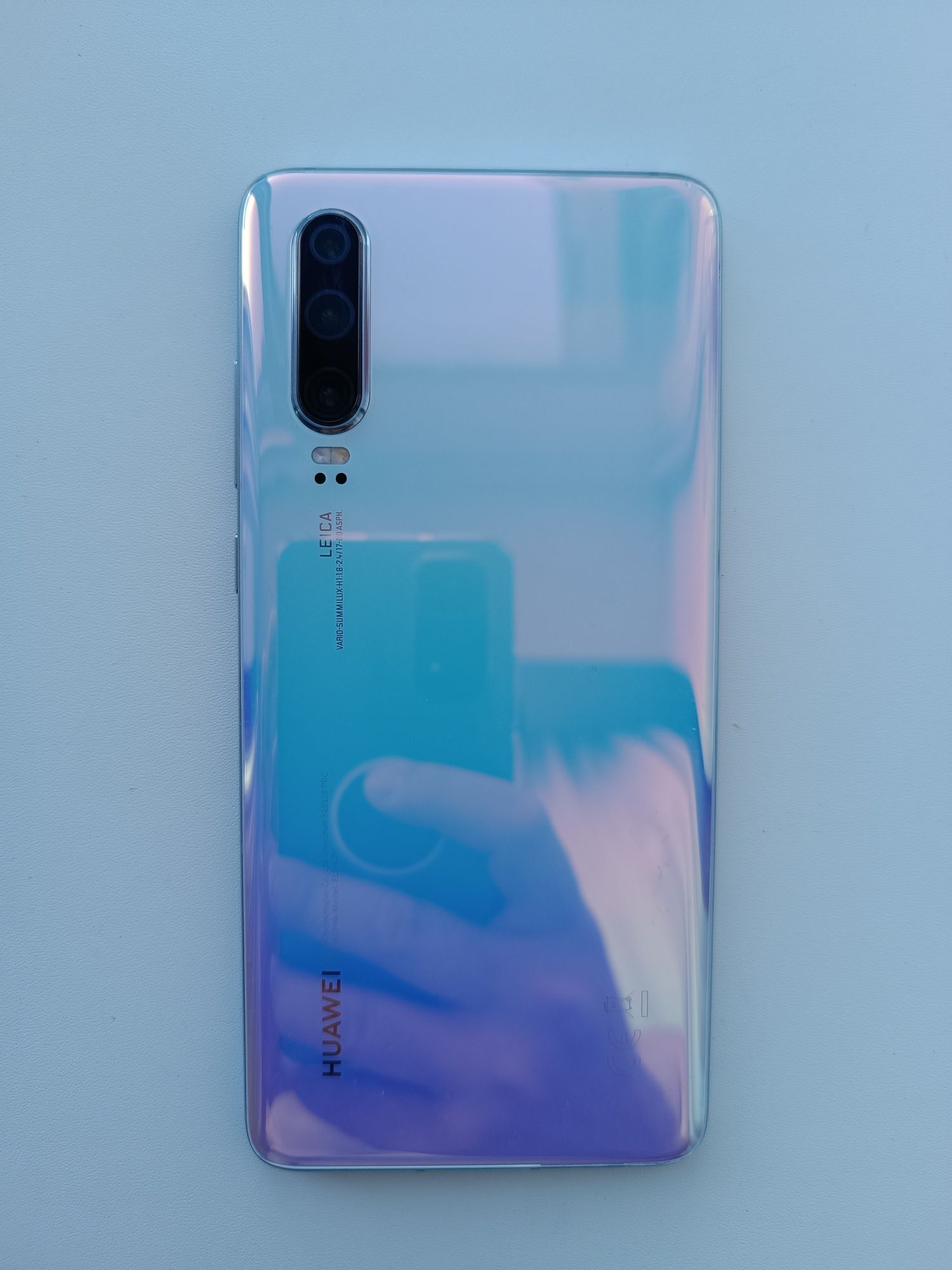 Huawei P30 Breathing Crystal 6/128gbl Play Market есть: 55 000 тг. -  Мобильные телефоны / смартфоны Астана на Olx