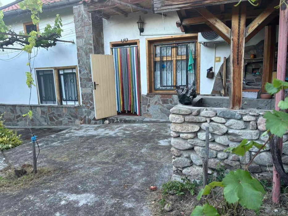 КЪЩА с РЗП 140 кв.м, двор 900 кв.м, село Розино