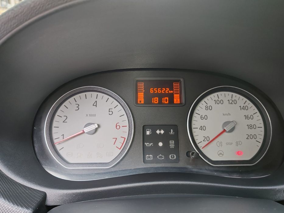 Dacia Sandero model 2011 - Motor 1.6 Benzina