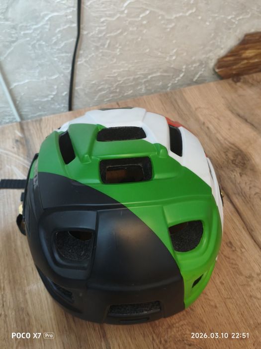 Продам велосипедный шлем новый