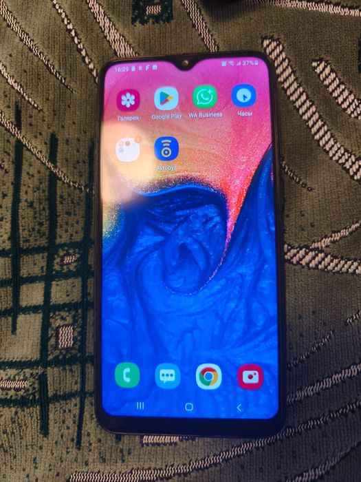 Продам смартфон Samsung J7