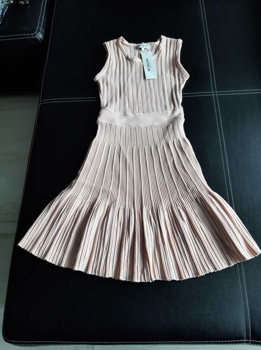 Нова рокля на MORGAN