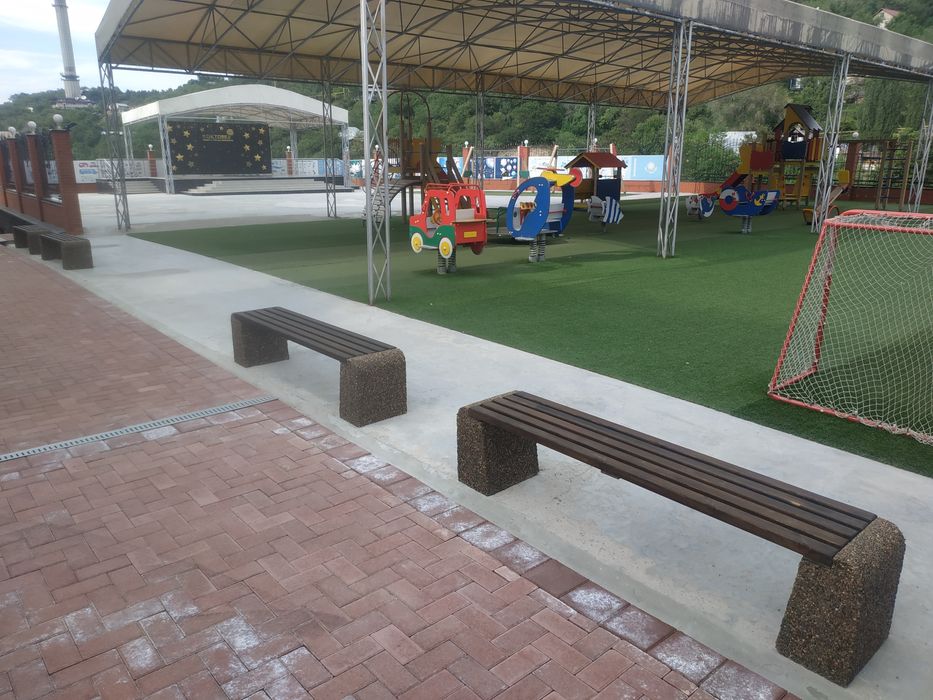 Скамья из камня Евро