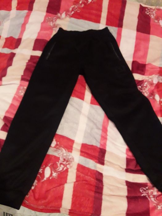 Продам спортивный костюм