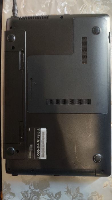 Лаптоп  Samsung NP300E5X