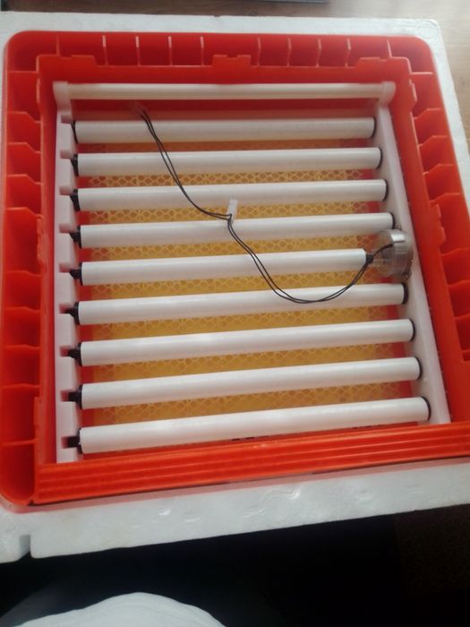 Инкубатор за 48 яйца/автоматичен/