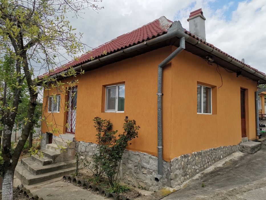 2 Case, Foisor, Garaj, 2 Anexe şi teren 4370 mp, Tismana, sat Costeni