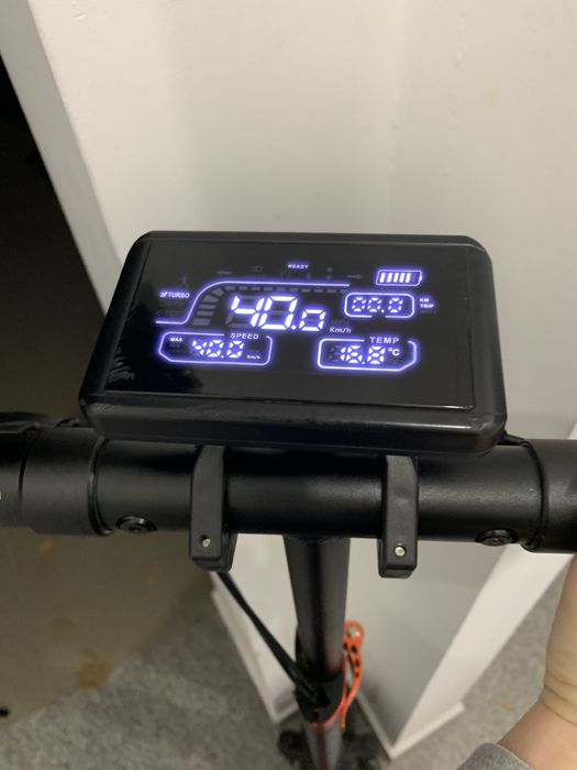 Електпическа тротинетка kukirin m4