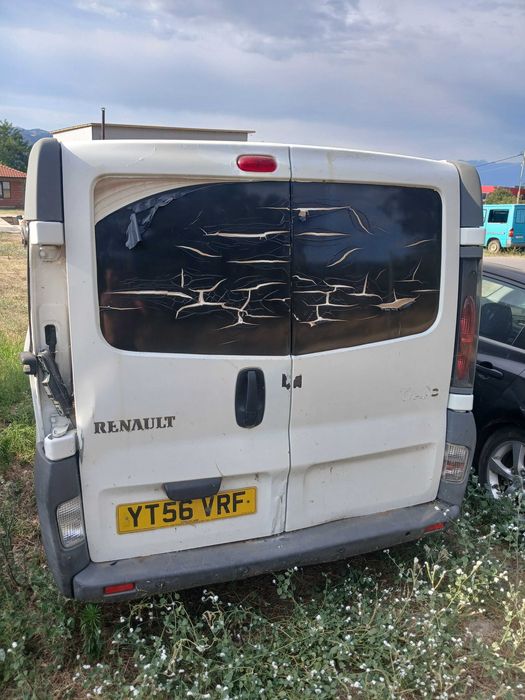 Рено трафик на части