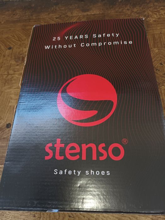 Работни обувки с метално бомбе