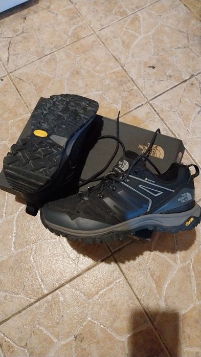 Маратонки, обувки The north face.