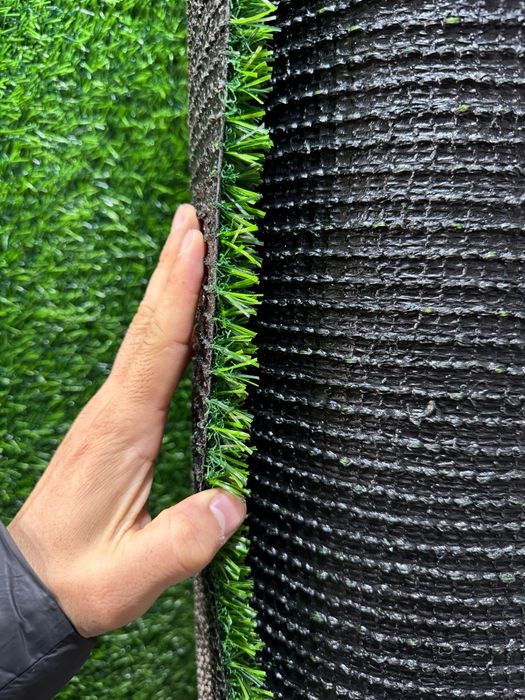 Искусственный газон.