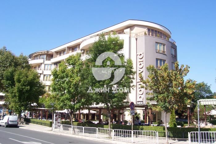 Тристаен апартамент БЕЗ ТАКСА в сграда „Булевард“, гр. Несебър