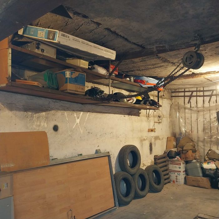 Продаётся гараж в центре города, в районе Чайки