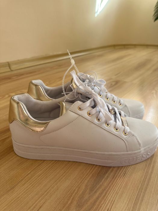 Дамски маратонки Guess