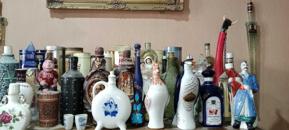 Продам статуэтки, бутылки лфз