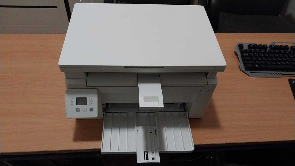 3в1 принтер HP Pro MFP M130a в отличном состоянии