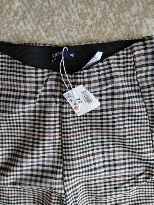 Pantaloni noi xxs de la Cropp