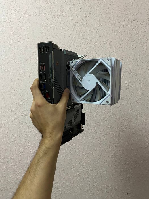 Gigabyte z690 d4 i7 13700f new