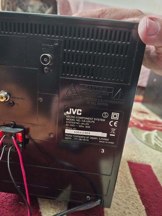 Sistem audio combina JVC