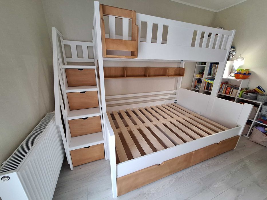 TRANSPORT GRATUIT.Pat supraetajat cu scara tip sertare.Cod 3540