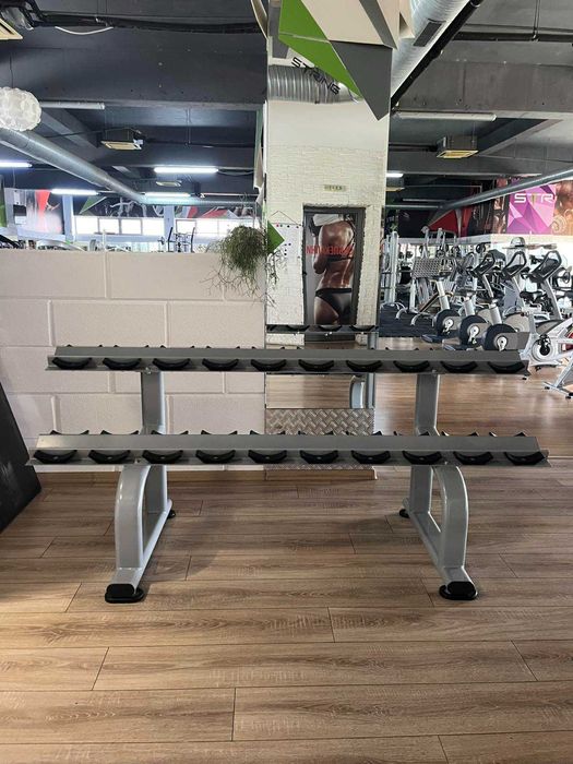 Стойка за дъмбели