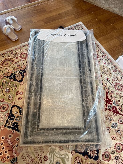 Продам коврик и маленький ковер