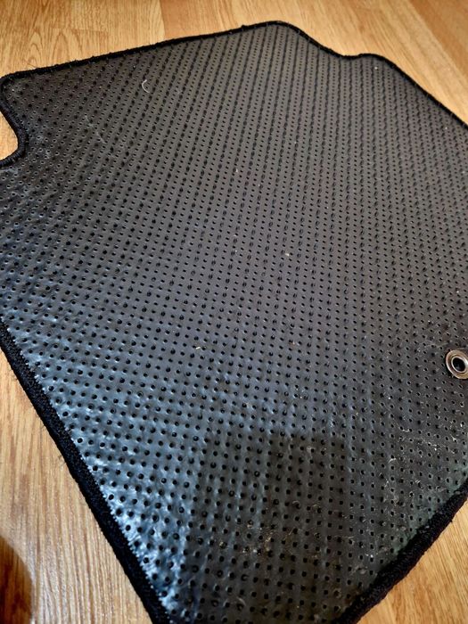 Полики для авто с ворсм