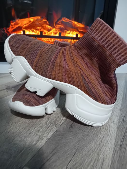 Vând bocanci drumetie pentru femei, marca Quechua, ghete Musette și bo