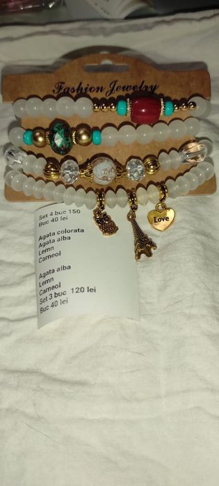 Bijuterii lucrate manual