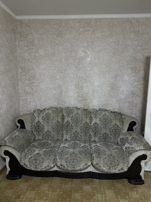 Диван и два кресла